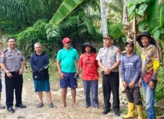 Penulisan Polisi Bersama Masyarakat, Sat Binmas Polres Pasangkayu Serap Aspirasi Petani Kelapa dan Sawit di Bambalamotu