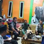 Bhabinkamtibmas Makmur Jaya Hadir di Tengah Duka, Wujud Kepedulian Polri kepada Masyarakat