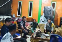 Bhabinkamtibmas Makmur Jaya Hadir di Tengah Duka, Wujud Kepedulian Polri kepada Masyarakat