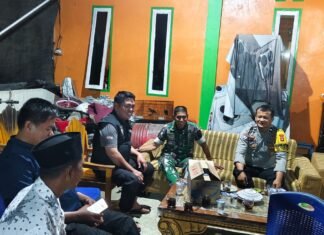 Bhabinkamtibmas Makmur Jaya Hadir di Tengah Duka, Wujud Kepedulian Polri kepada Masyarakat