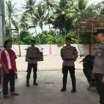 Stok BBM Menipis, Polsek Pasangkayu Koordinasi dengan Pengawas SPBU Ako untuk Antisipasi Antrean Panjang