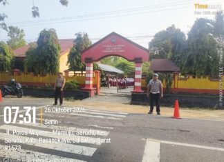 Commander Wish Polsek Sarudu, Polri Hadir Jaga Keselamatan Pelajar di Jalan Trans Sulawesi