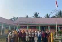 Pembina Upacara di SMP 5 Satap Bambalamotu, Sampaikan Pesan Kamtibmas kepada Pelajar