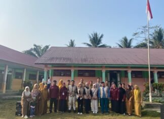 Pembina Upacara di SMP 5 Satap Bambalamotu, Sampaikan Pesan Kamtibmas kepada Pelajar