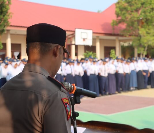 Kabag Ops Polres Pasangkayu Jadi Irup di SMP N. 1 Pasangkayu, Pesan Tegas Soal Bullying dan Tawuran