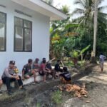 Dekat dengan Warga, Bhabinkamtibmas Hadir Jalin Silaturahmi dan Bangun Rasa Aman di Desa Kalukunangka