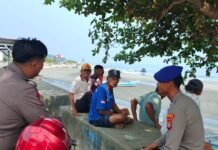 Sat Polairud Dekat dengan Nelayan, Ajak Jaga Laut Tetap Aman dan Bersih
