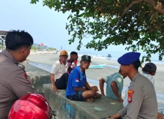 Sat Polairud Dekat dengan Nelayan, Ajak Jaga Laut Tetap Aman dan Bersih