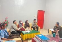 Sambangi SMAN 1 Tikke Raya, Bhabinkamtibmas Ajak Pihak Sekolah Bersinergi Jaga Kamtibmas